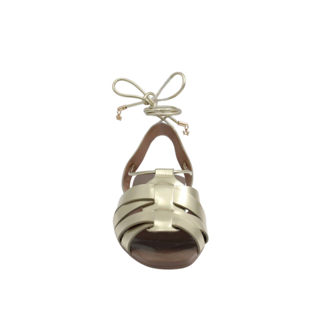 Sandalias flats Devaa para mujer color dorado